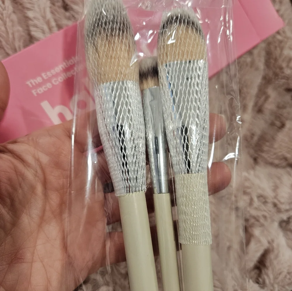 NIB The Essentials: Face Collection 'half caked' 3 Piece Brush Set